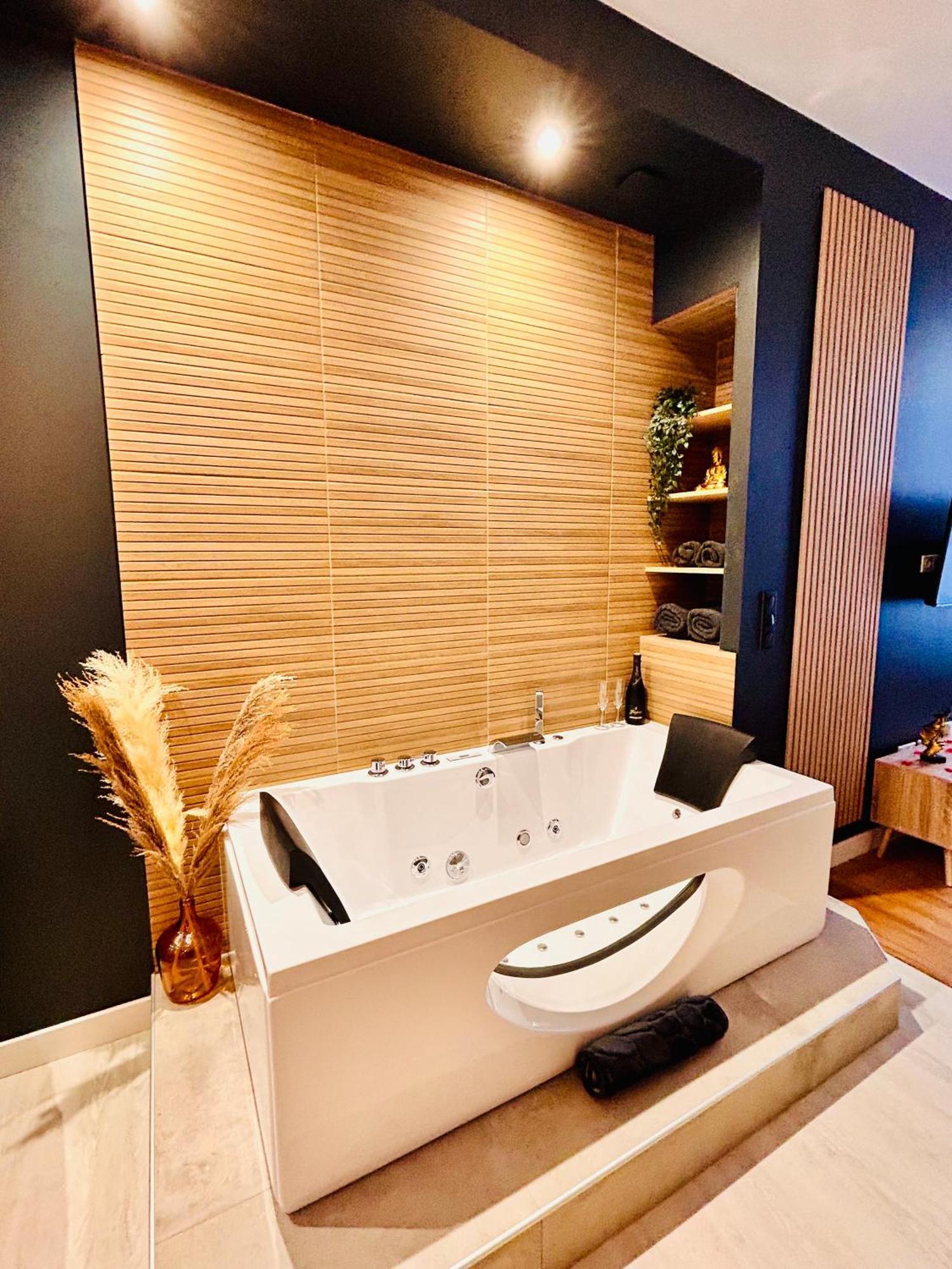 Suite Cosy Jacuzzi Troyes - Secrets D'Ana מראה חיצוני תמונה