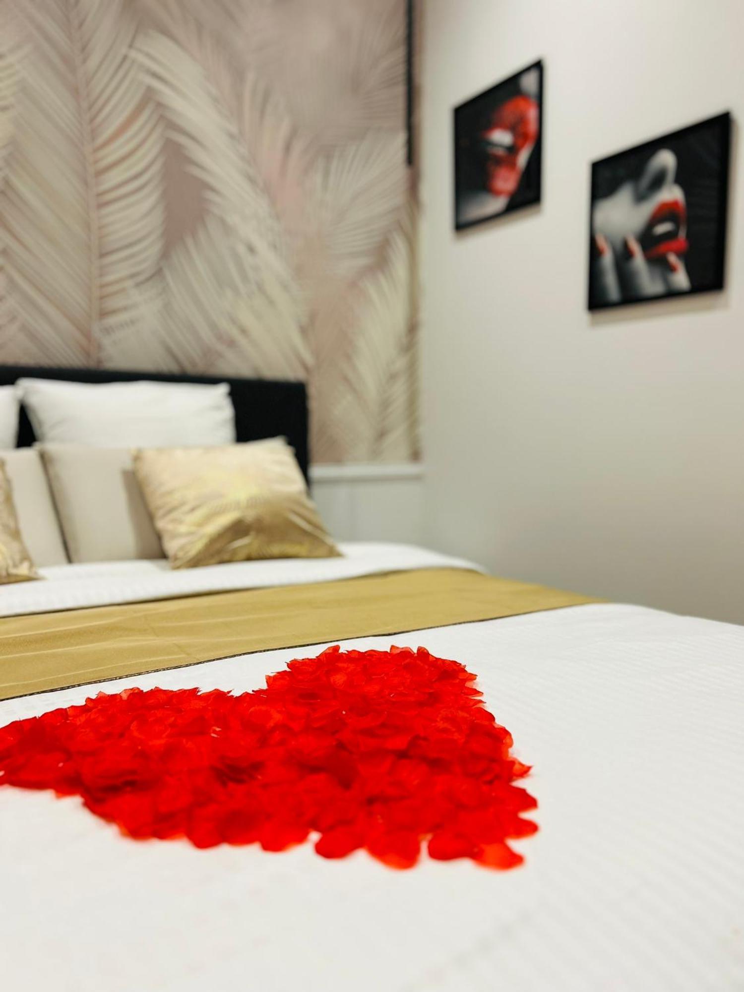Suite Cosy Jacuzzi Troyes - Secrets D'Ana מראה חיצוני תמונה